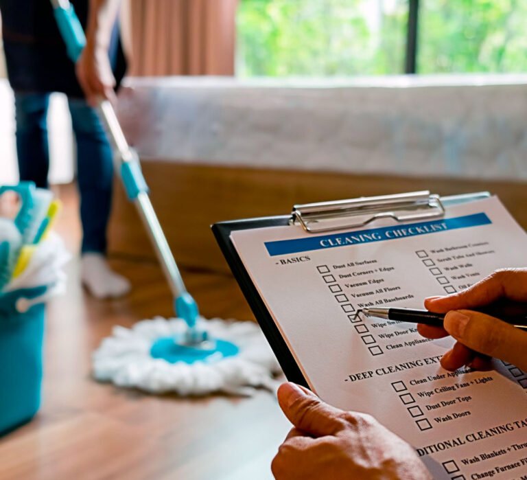 Cómo Cobrar por Limpieza de Casas: Guía para Hacer Estimaciones y Cálculos Paso a Paso